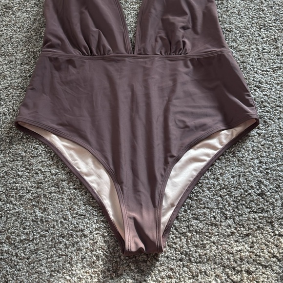 Cupshe Deep V Neck Strappy One Piece Swimsuit Women's Size Extra Large - Picture 3 of 8